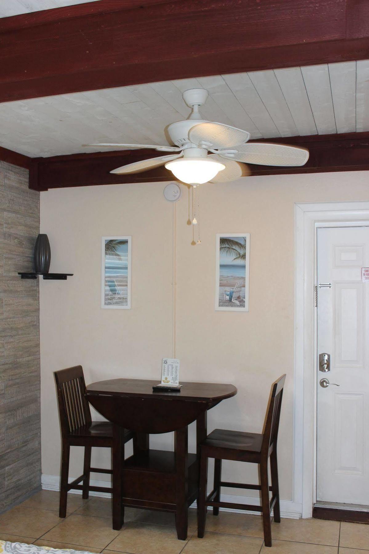 Schooner Hotel St. Pete Beach Eksteriør bilde